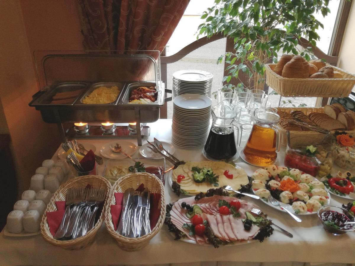 קילצה Hotel Srodmiejski מראה חיצוני תמונה