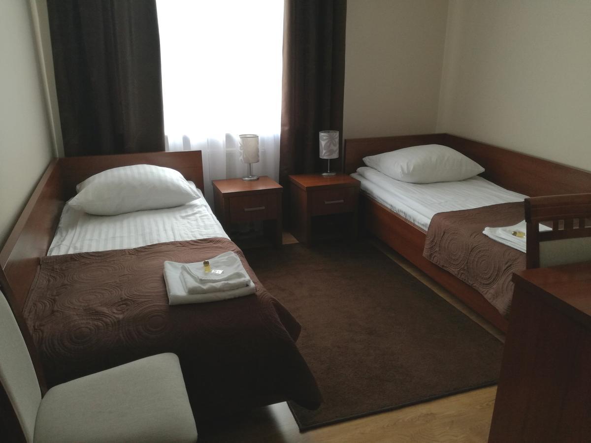 קילצה Hotel Srodmiejski מראה חיצוני תמונה